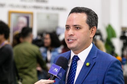“tenta-fazer-da-direita-um-curral”,-diz-deputado-sobre-postura-do-presidente-do-pl