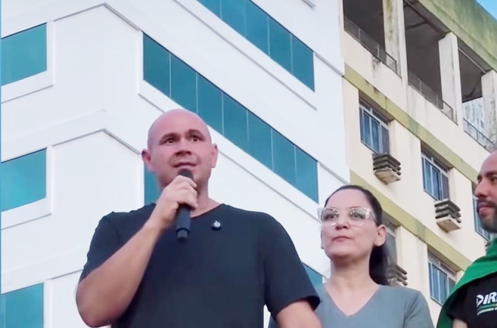 abilio-convoca-militancia-para-confronto-digital-e-desafia-lideres-do-pt-a-disputar-2026