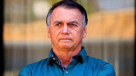 ex-presidente-jair-bolsonaro-e-levado-a-hospital-em-brasilia-apos-calafrios-e-vomitos