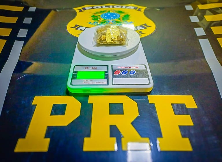 operacao-flagra-passageira-com-r$-500-mil-em-ouro-dentro-de-onibus-que-vinha-para-cuiaba