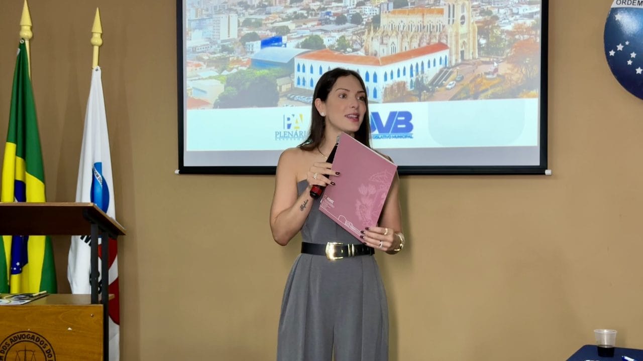 janaina-defende-valorizacao-dos-vereadores-e-reforca-criacao-de-procuradorias-da-mulher