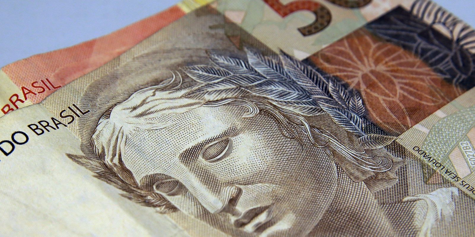 caixa-libera-abono-salarial-para-nascidos-em-fevereiro