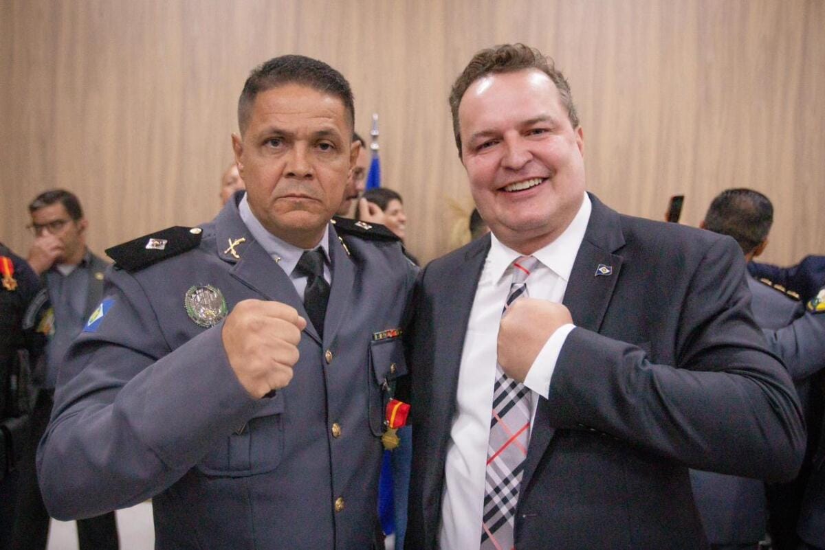 deputado-max-comemora-promocao-de-subtenente-e-mais-24-militares-da-operacao-cangucu