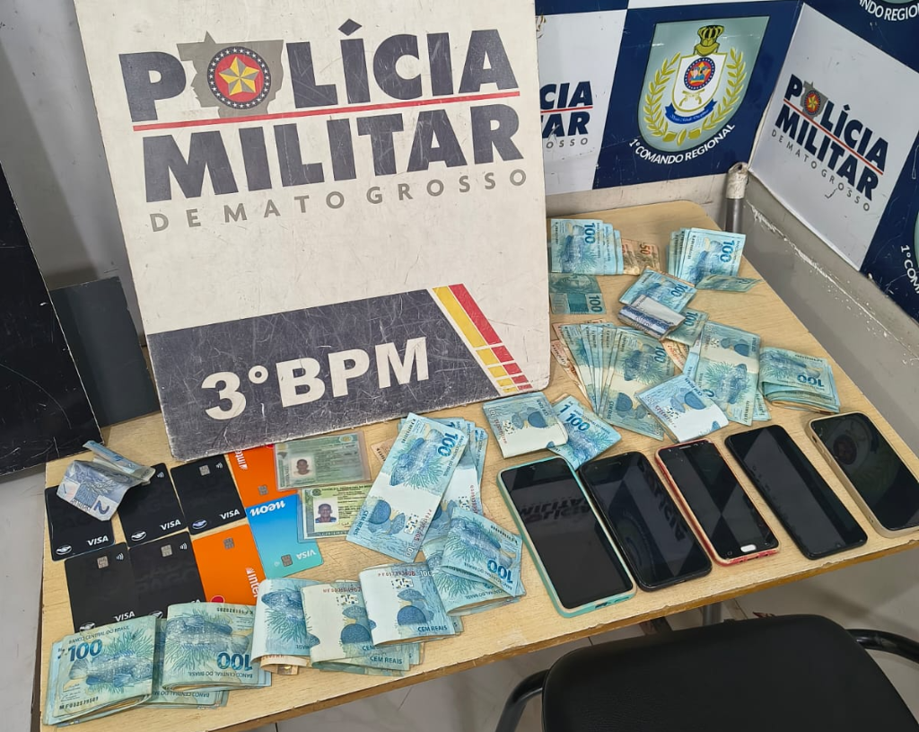 golpistas-sao-presos-com-r$-16,7-mil-em-dinheiro-em-caixa-eletronico-de-farmacia-na-capital
