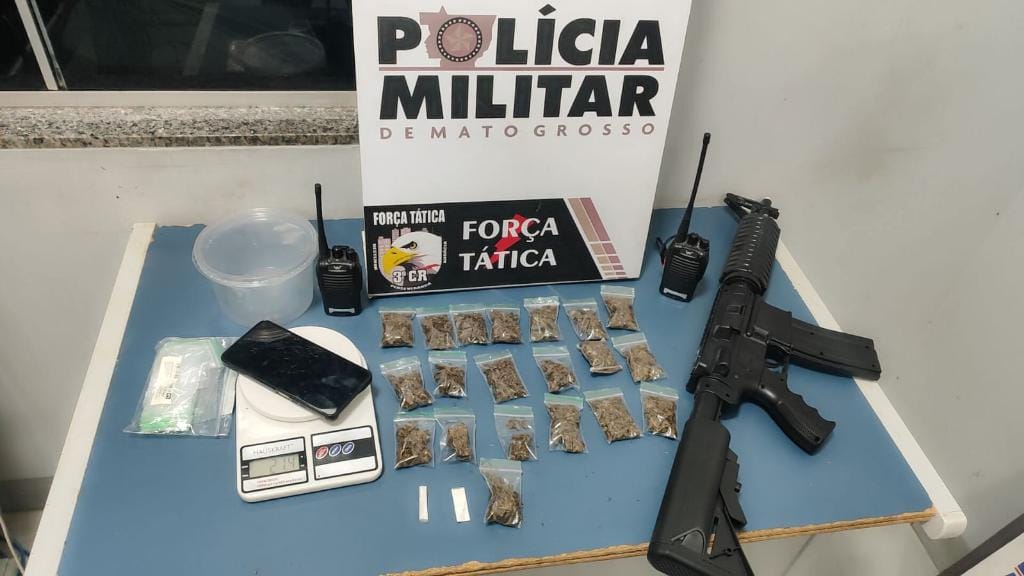 faccionado-e-preso-em-bar-com-drogas-e-simulacro-de-fuzil-durante-a-madrugada