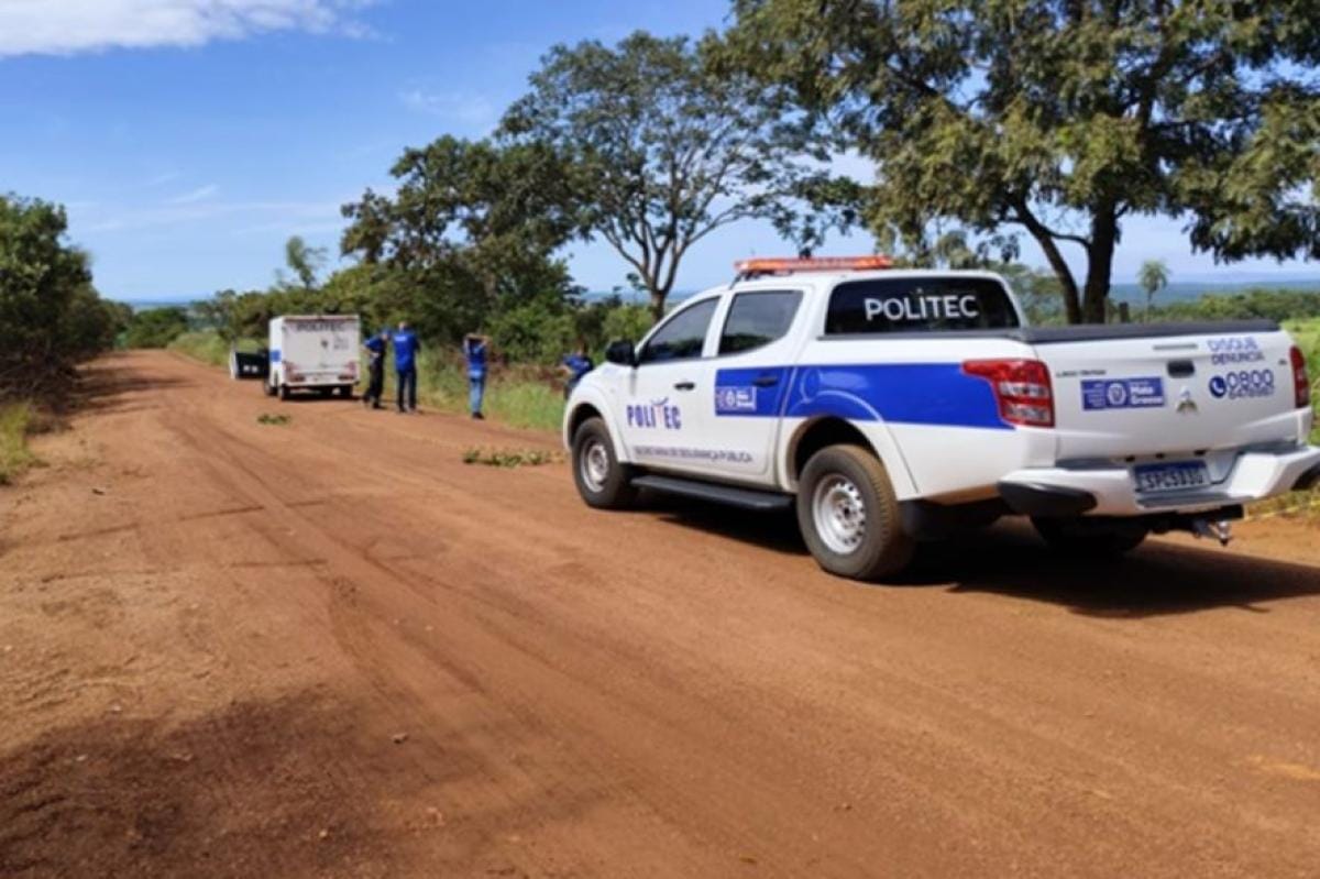homem-e-encontrado-morto-com-marcas-de-tiros-na-cabeca-em-estrada-rural-de-mt