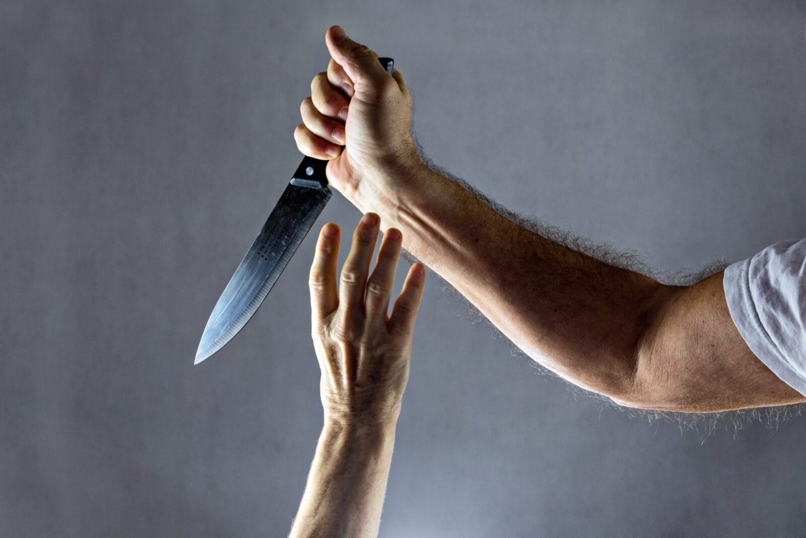 homem-de-37-anos-e-assasinado-a-facadas-dentro-de-casa-pelo-proprio-filho