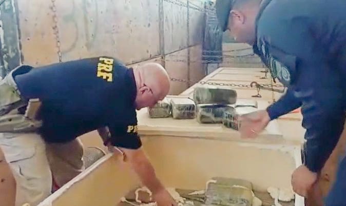 prf-e-pm-mt-apreendem-mais-de-1-tonelada-de-skunk-em-alto-araguaia