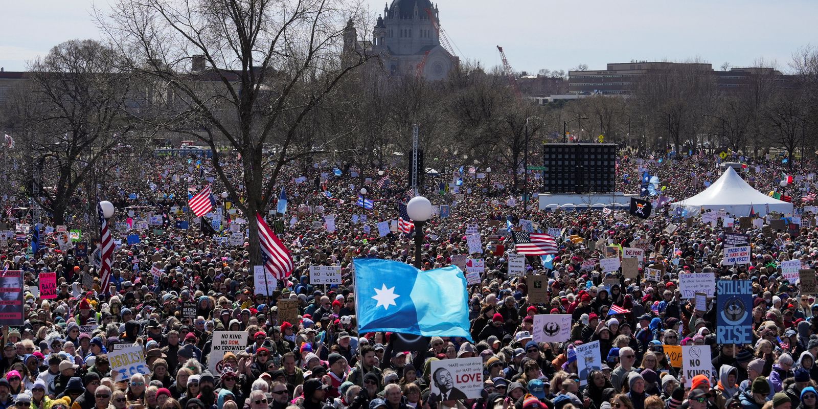 manifestacoes-anti-trump-reunem-milhoes-em-diversas-cidades-dos-eua