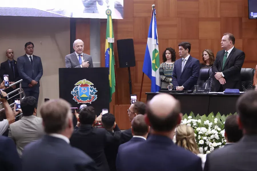 com-renuncia-de-mauro,-al-da-posse-a-otaviano-pivetta-como-governador-nesta-terca-feira