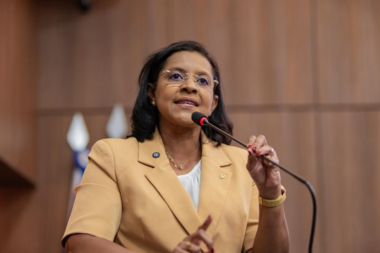 gisela-cobra-ataques-contra-mulheres-na-politica-e-lembra-que-‘direitos-nao-foram-concessoes’
