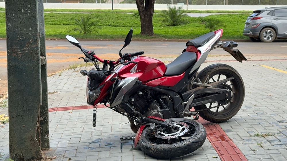 colisao-entre-carro-e-moto-esportiva-deixa-motociclista-ferido-em-sorriso