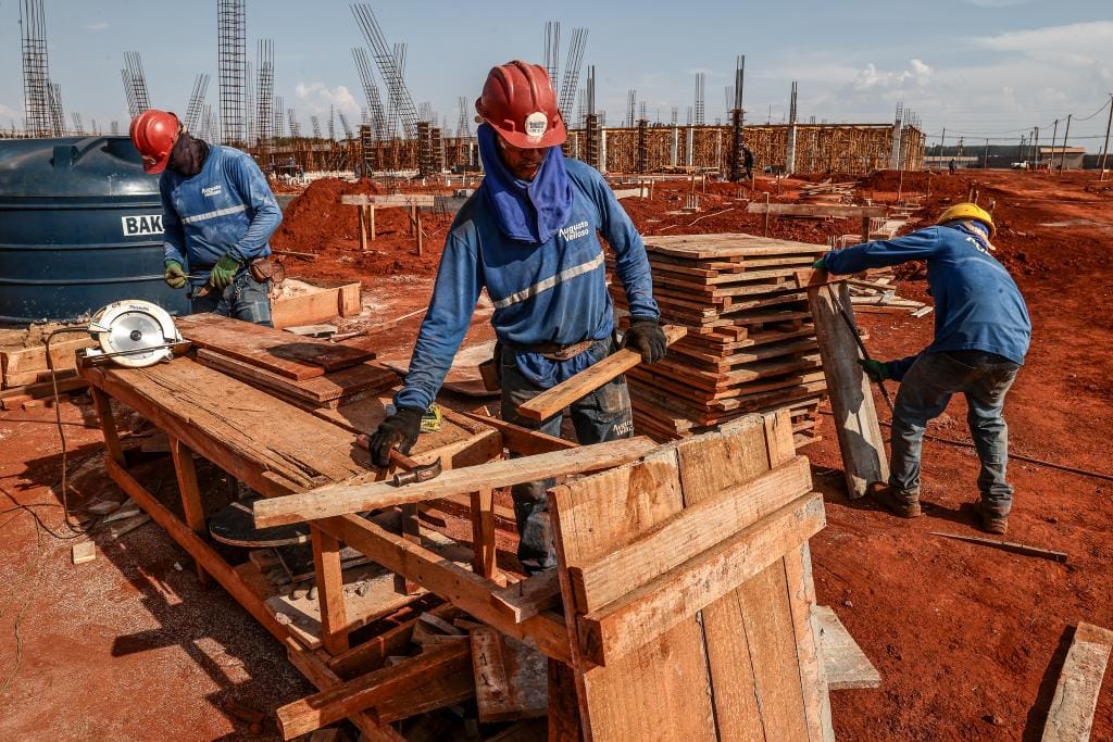 mt-gera-4,7-mil-empregos-formais-no-mes-de-fevereiro-de-2026;-setor-de-servicos-lidera