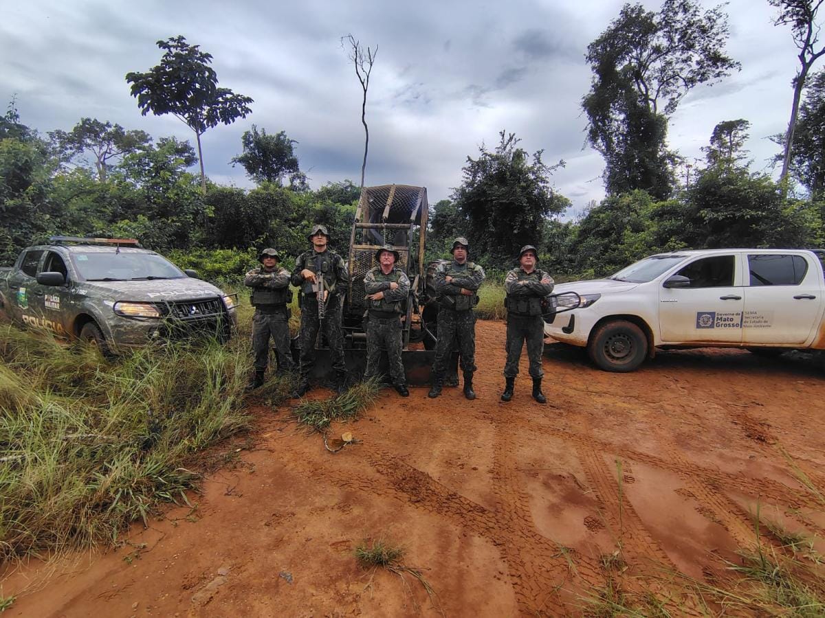 policia-ambiental-apreende-maquinario-por-extracao-ilegal-de-madeira-em-assentamento