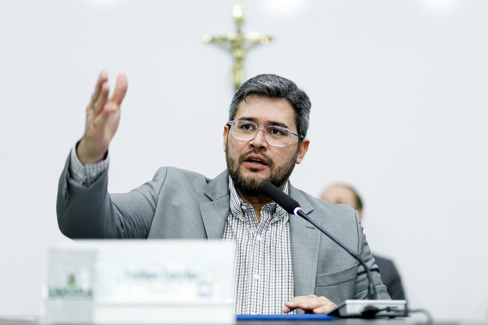 abilio-nomeia-fellipe-correa-como-secretario-apos-retorno-de-chico-2000-a-camara-de-cuiaba