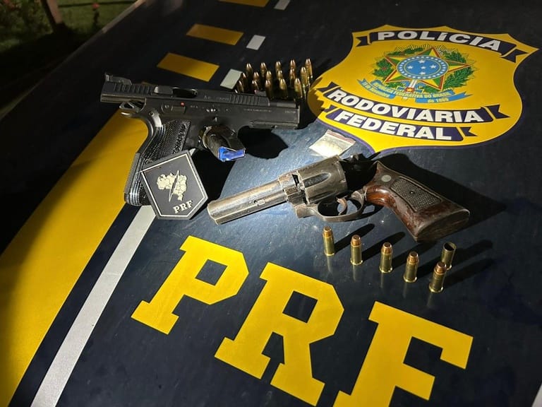 prf-apreende-armas-de-fogo,-municoes-e-droga-dentro-de-veiculo-na-rodovia-br-163