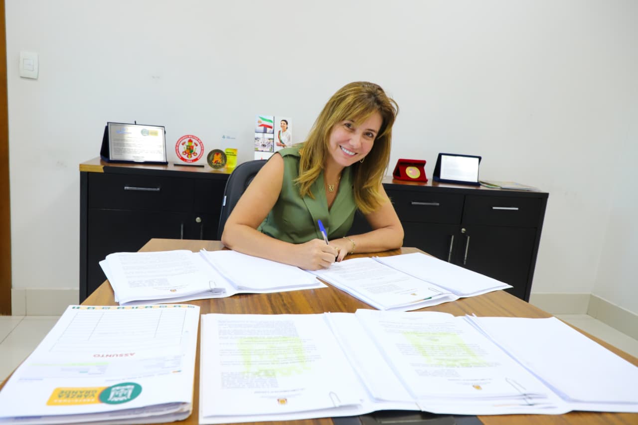prefeita-sanciona-leis-de-pccs-e-garante-valorizacao-esperada-ha-decadas-pelos-servidores-de-vg