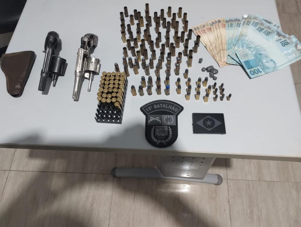 bebado,-cac-ameaca-companheira-e-e-preso-com-armas-e-centenas-de-municoes