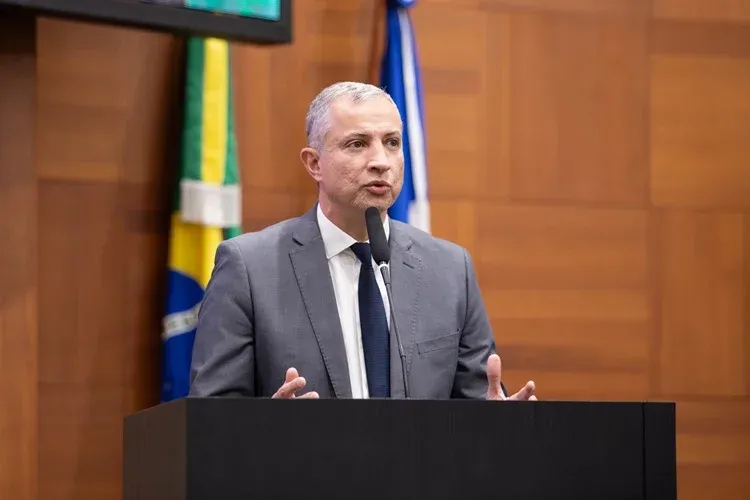 faissal-chama-flavio-bolsonaro-de-“mais-moderado”-e-afirma-que-senador-supera-governador-de-sp