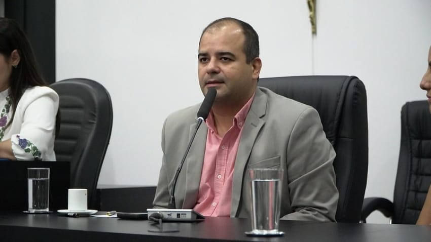 ilde-diz-que-tem-21-votos-para-presidente-e-espera-apoio-de-abilio-em-caso-de-recuo-de-dilemario