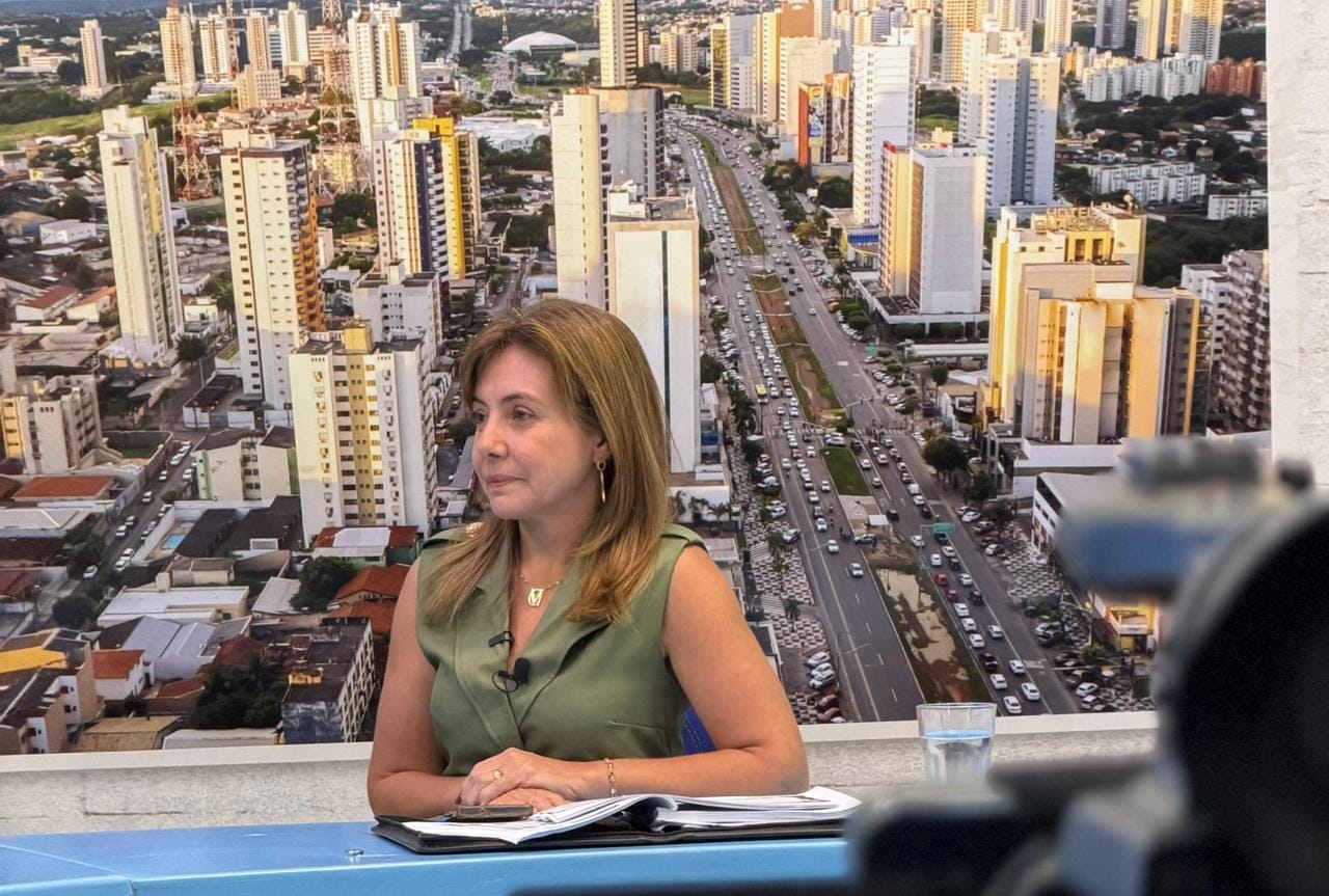 prefeita-promete-forca-tarefa-para-tapar-buracos-em-ate-seis-meses-em-varzea-grande