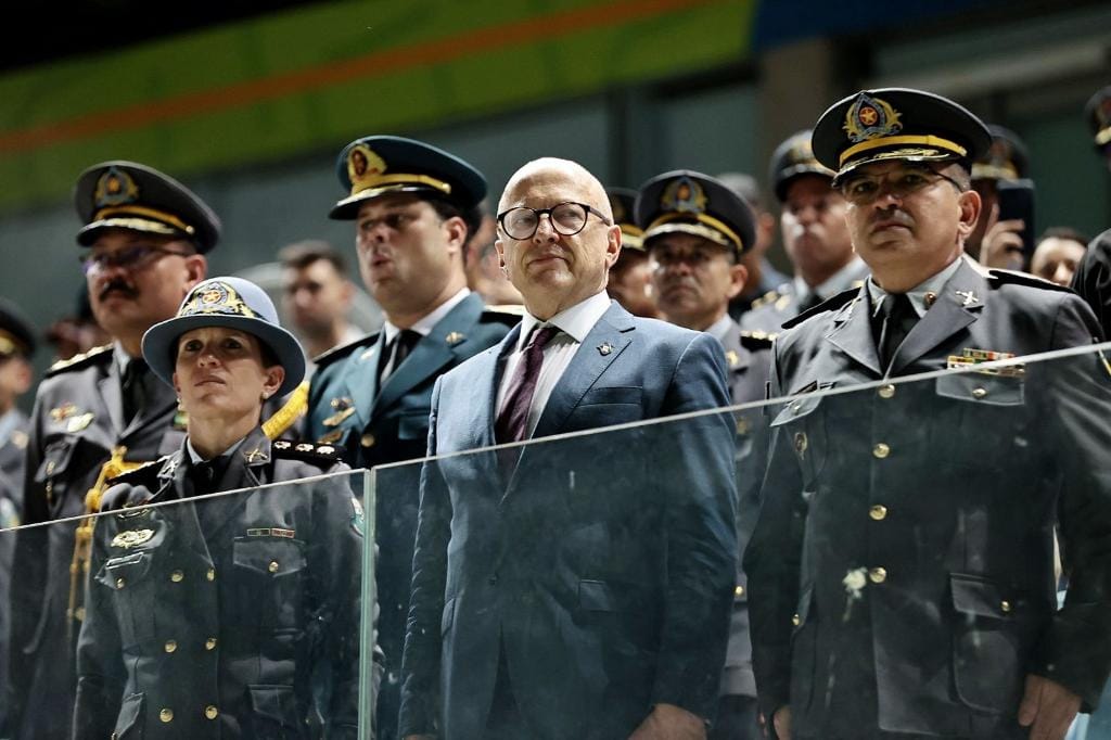 mt-promove-1.015-oficiais-e-pracas-da-policia-militar-em-solenidade-alusiva-a-tiradentes
