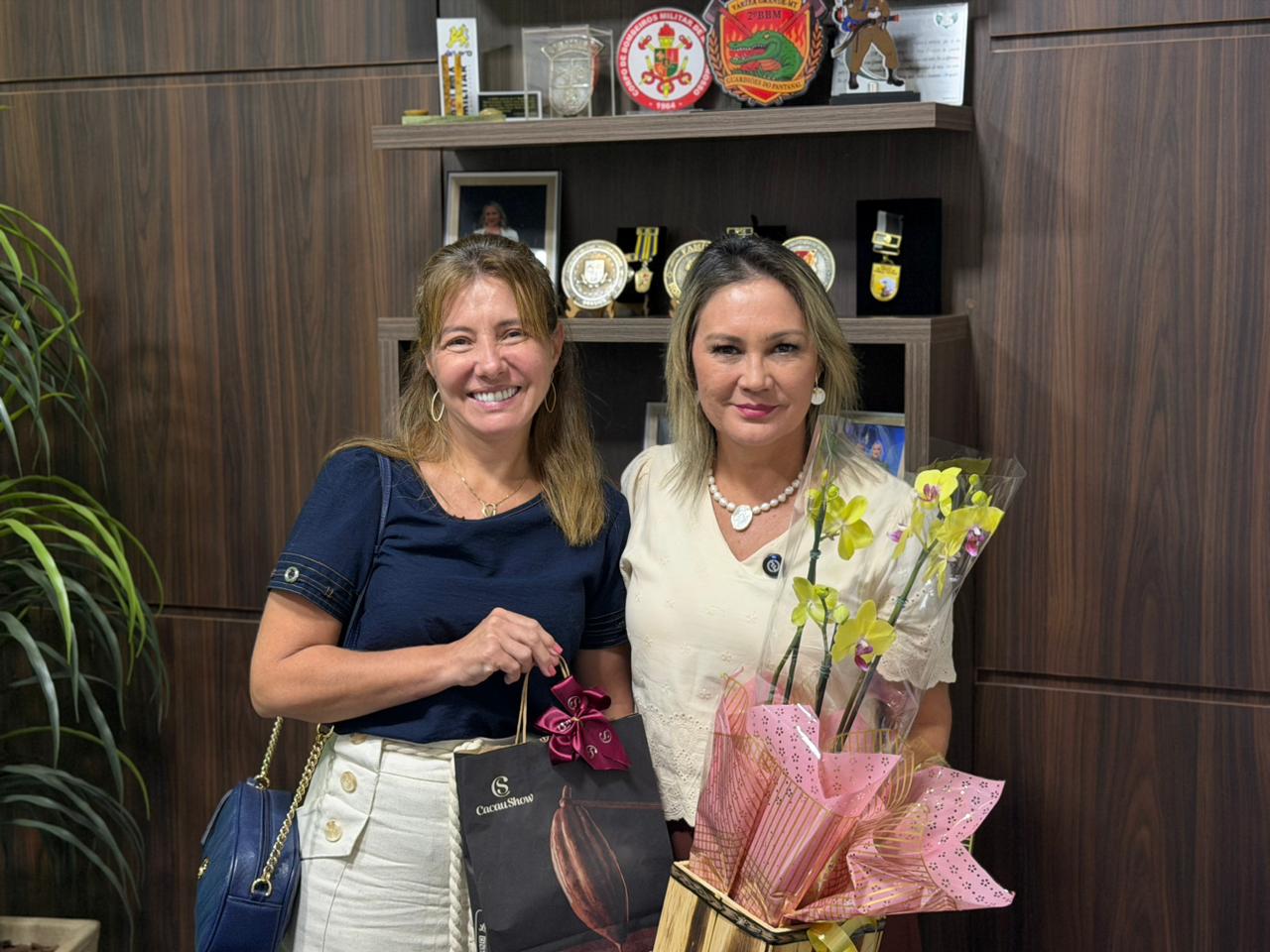 prefeita-flavia-moretti-presta-solidariedade-e-da-apoio-a-vereadora-rosy-prado