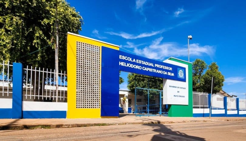 professor-e-agredido-por-alunos-dentro-de-sala-de-aula-em-escola-civico-militar-em-cuiaba