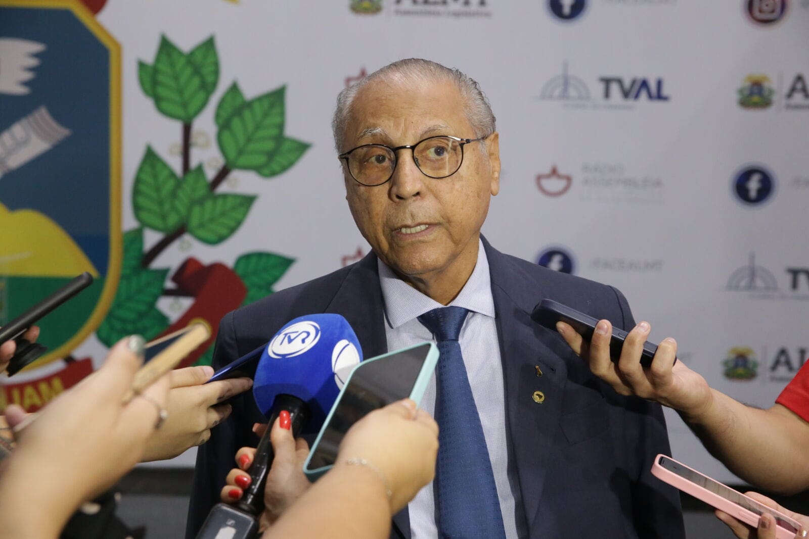 julio-campos-acusa-oposicao-de-contratar-“gato-pingado”-para-vaiar-jayme-em-evento-do-agro