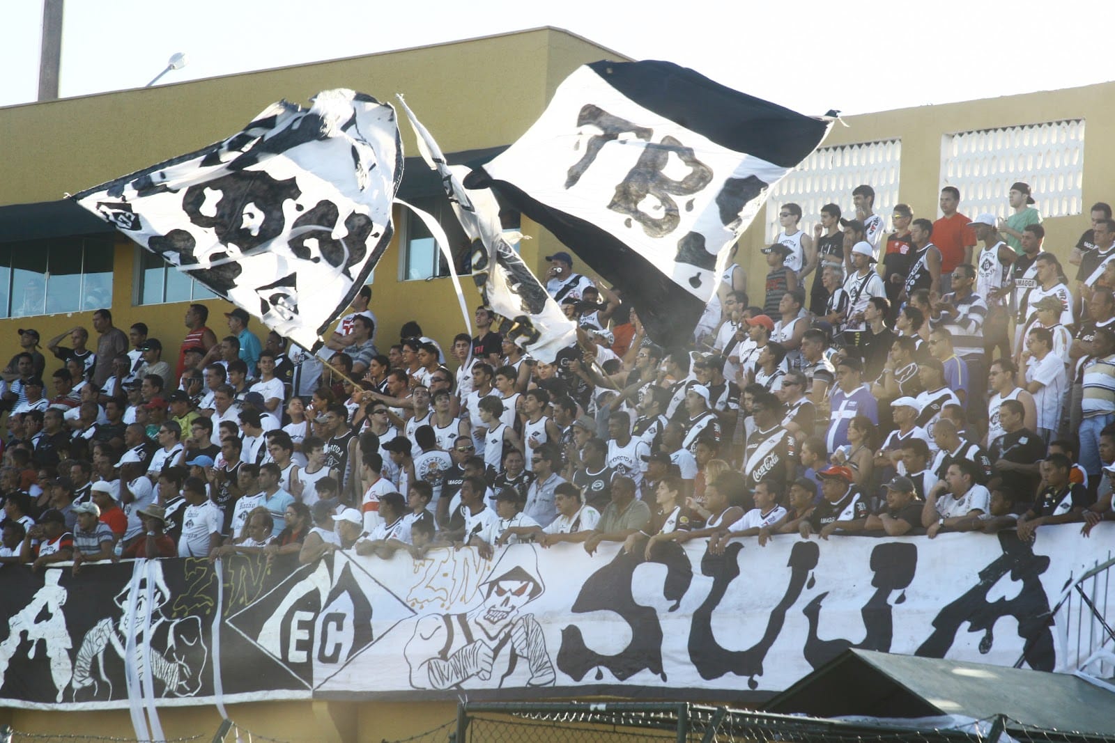 justica-autoriza-entrada-de-instrumentos-musicais-da-torcida-‘boca-suja’-no-dutrinha