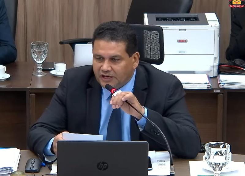 wanderley-cerqueira-vence-por-12-a-11-e-e-reeleito-presidente-da-camara-de-varzea-grande