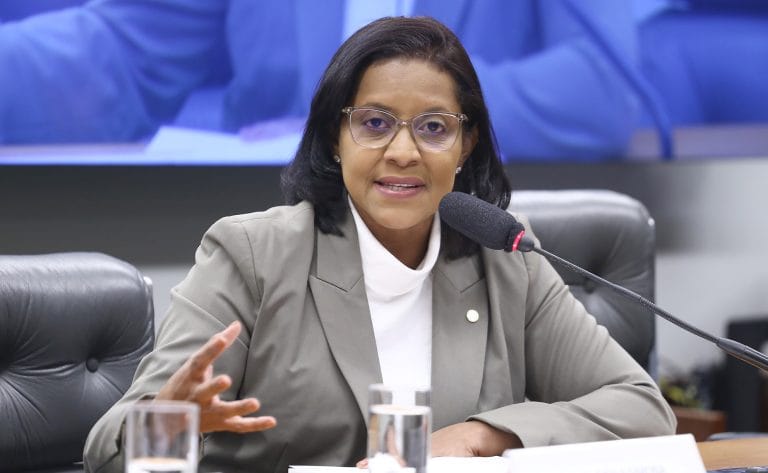 deputada-cita-importancia-de-uma-mulher-na-chapa-de-pivetta,-mas-nega-convite-para-vice