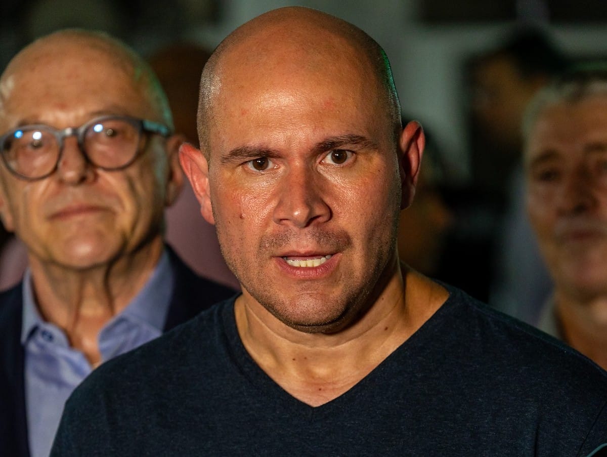 abilio-defende-flavio-bolsonaro-e-pede-investigacao-ampla-no-caso-vorcaro