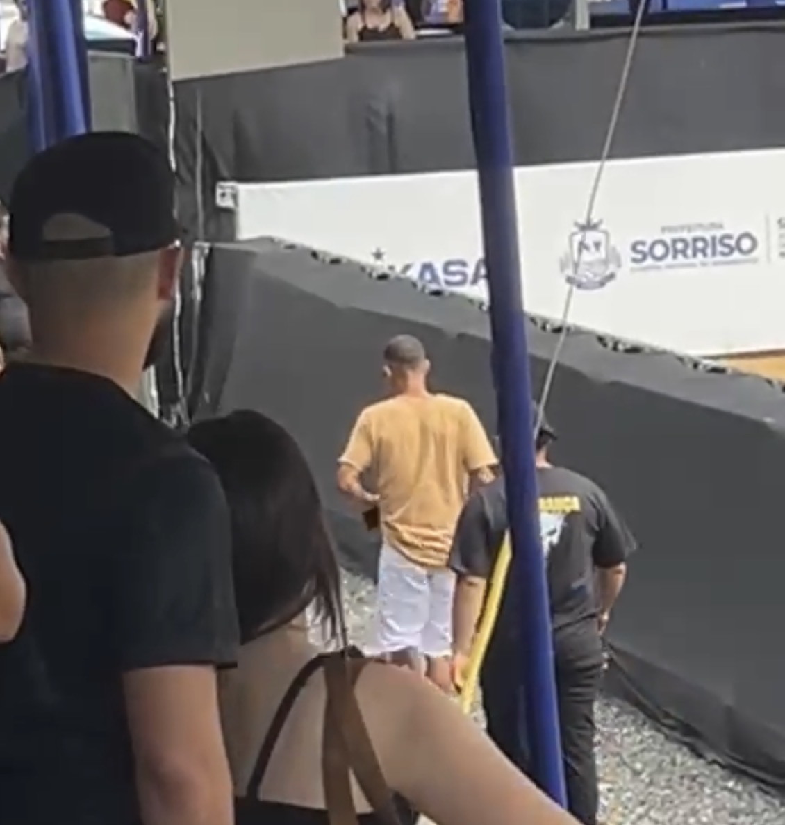 homem-e-retirado-da-arquibancada-apos-ofensas-machistas-durante-jogo-do-tafc-em-sorriso