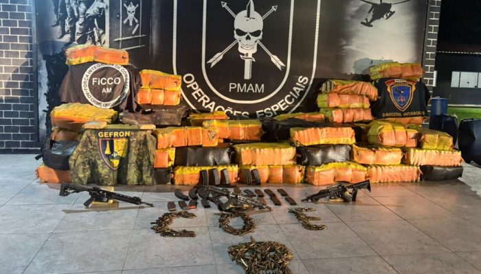 com-apoio-do-gefron,-operacao-apreende-2,5-ton.-de-droga-e-causa-prejuizo-de-r$-50-milhoes-ao-crime