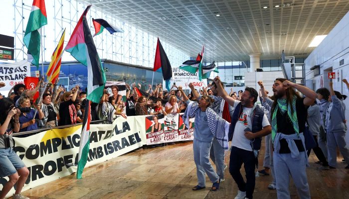 manifestantes-condenam-tratamento-policial-a-ativistas-da-flotilha